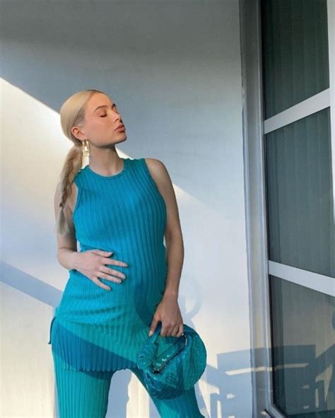 lana rhoades pregnant|Lana Rhoades Shows Off Bare Baby Bump 3 Months Shy Of Due。